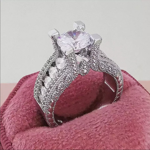 New Luxury 925 Silver Diamond Engagement Ring - Picture 4 of 6